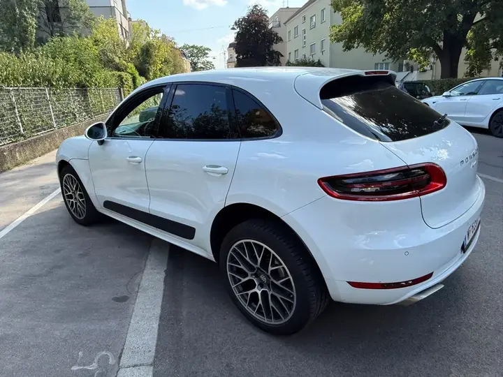 Porsche Macan 2016 photo 2