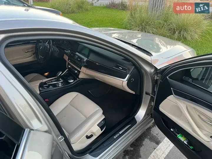 BMW 5 Series 2012 photo 5