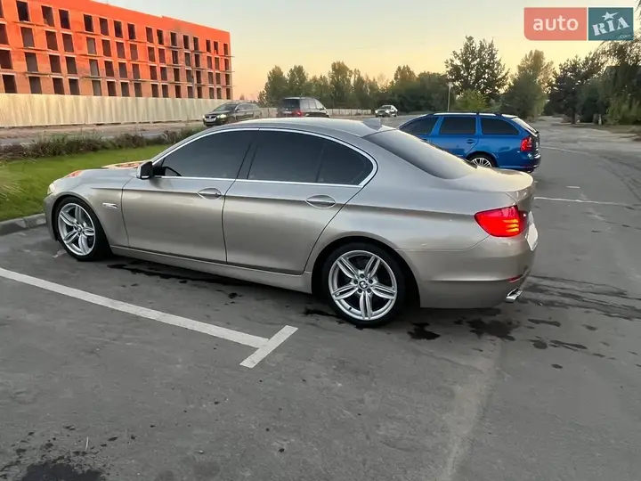 BMW 5 Series 2012 photo 4