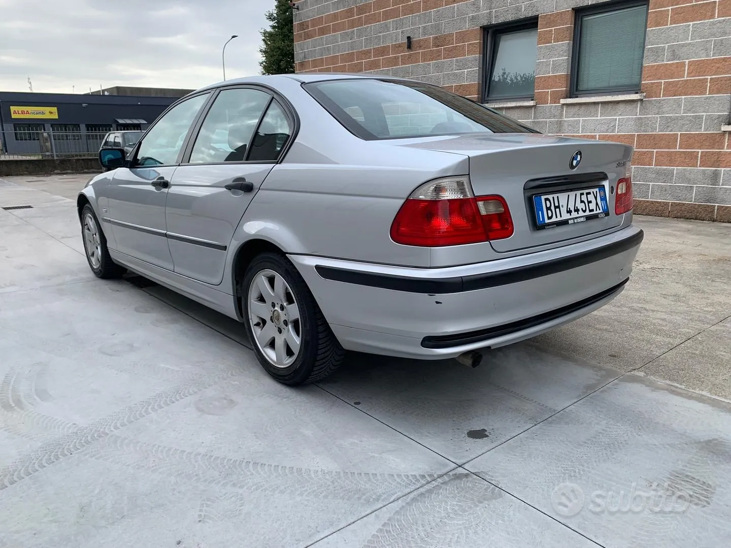 BMW 318I 2000 photo 3