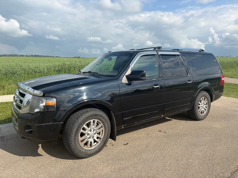 Ford Expedition 2012 photo 2