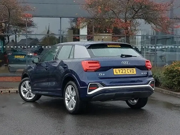 Audi Q2 2023 photo 2