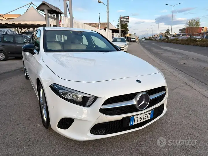 Mercedes-Benz A 180
