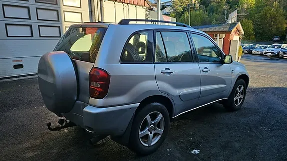Toyota Rav4 2005 photo 2