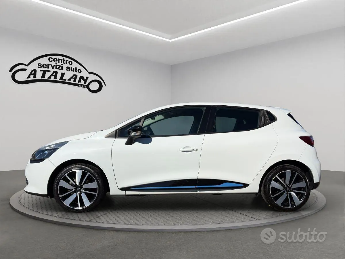 Renault Clio 2014 photo 2