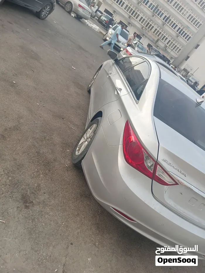 Hyundai Sonata 2011 photo 4