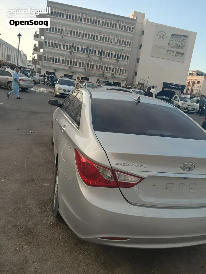 Hyundai Sonata 2011 photo 3