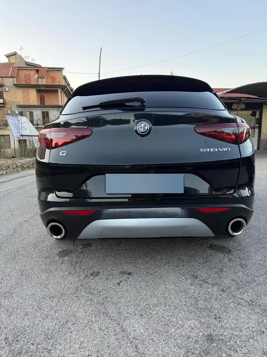 Alfa Romeo Stelvio 2018 photo 2