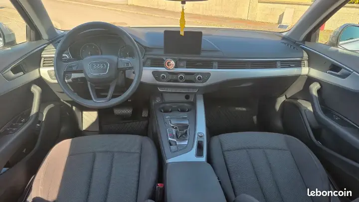 Audi A4 2018 photo 3