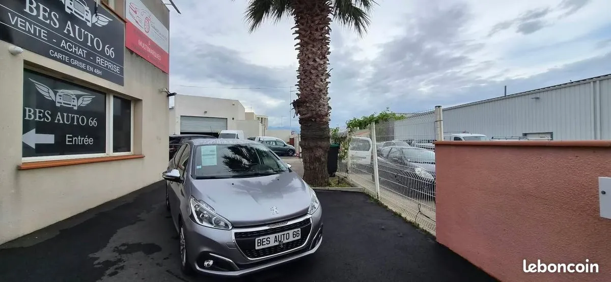 Peugeot 208 2019 photo 2