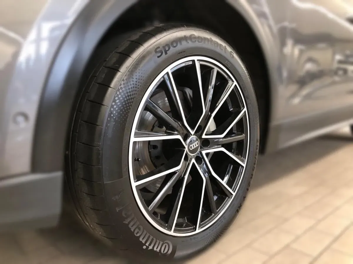 Audi Q8 2020 photo 3