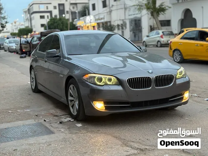 BMW 5 Series 2012 photo 2