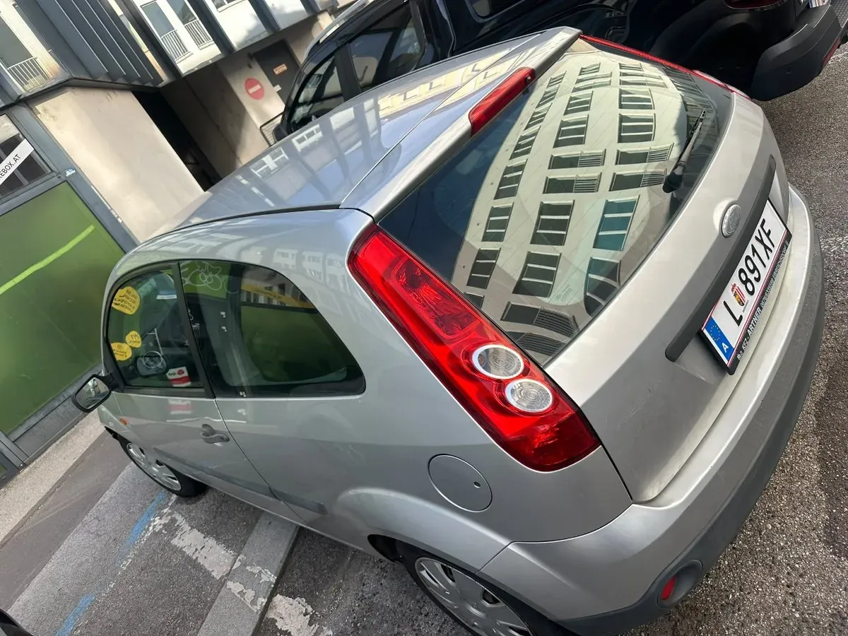 Ford Fiesta 2006 photo 3