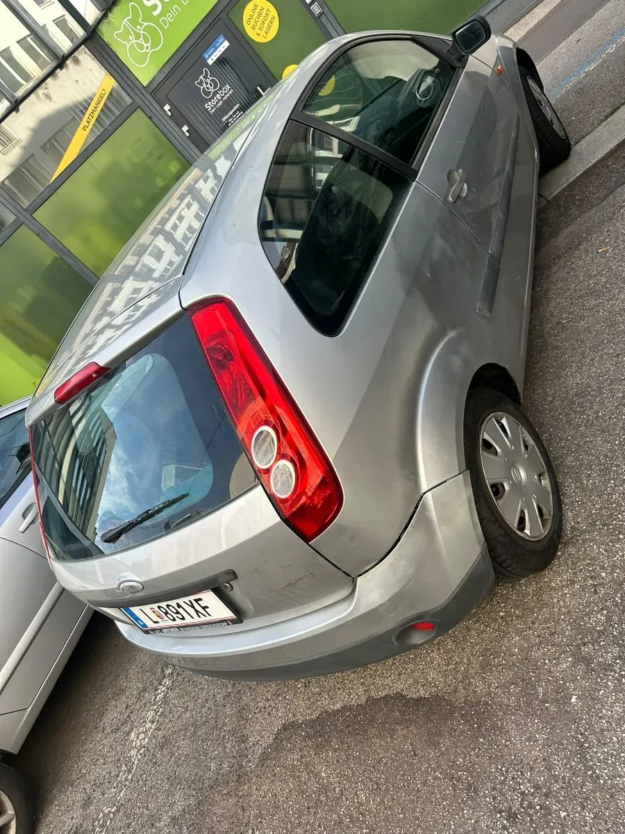 Ford Fiesta 2006 photo 2