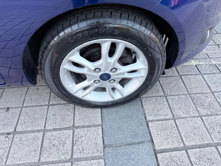 Ford Fiesta 2015 photo 5