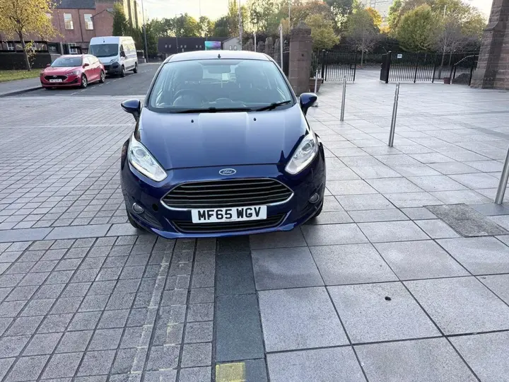 Ford Fiesta 2015 photo 2