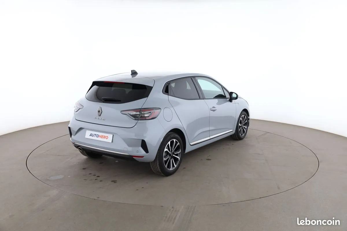 Renault Clio 2024 photo 3
