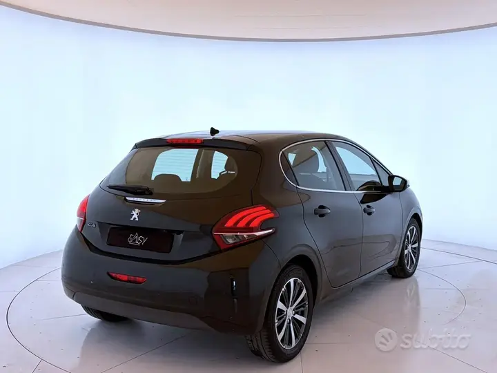 Peugeot 208 2017 photo 4