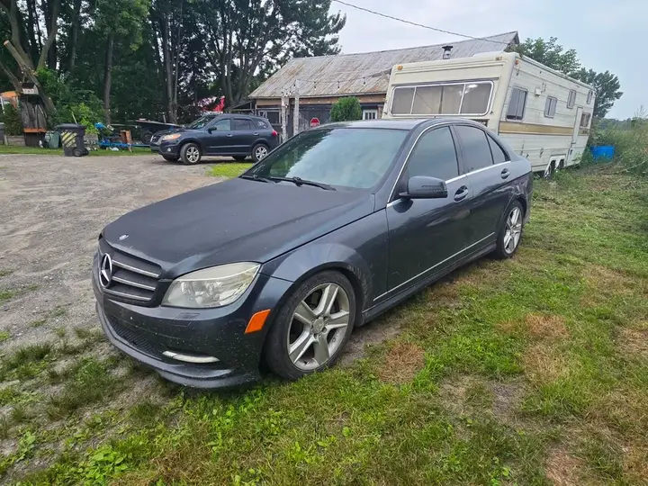 Mercedes-Benz C300 2011 photo 3