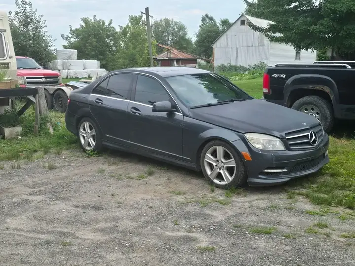 Mercedes-Benz C300 2011 photo 5