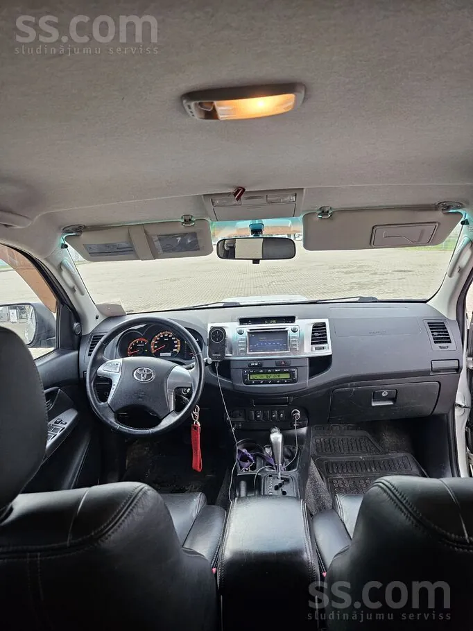 Toyota Hilux 2014 photo 5