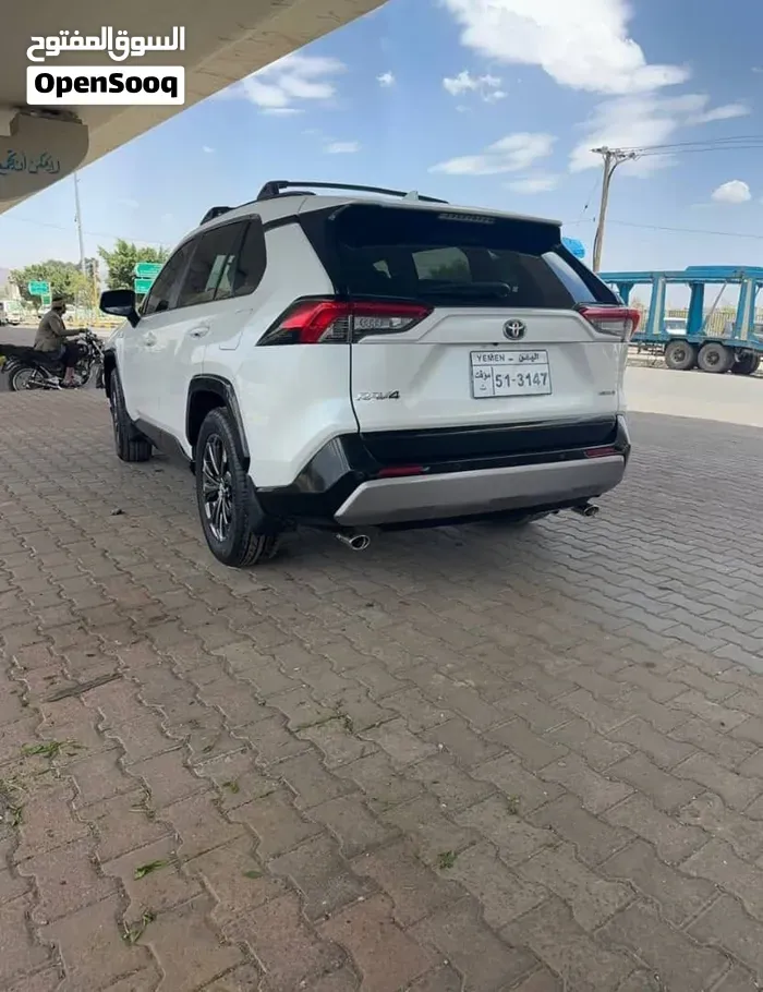Toyota Rav 4 2024 photo 2