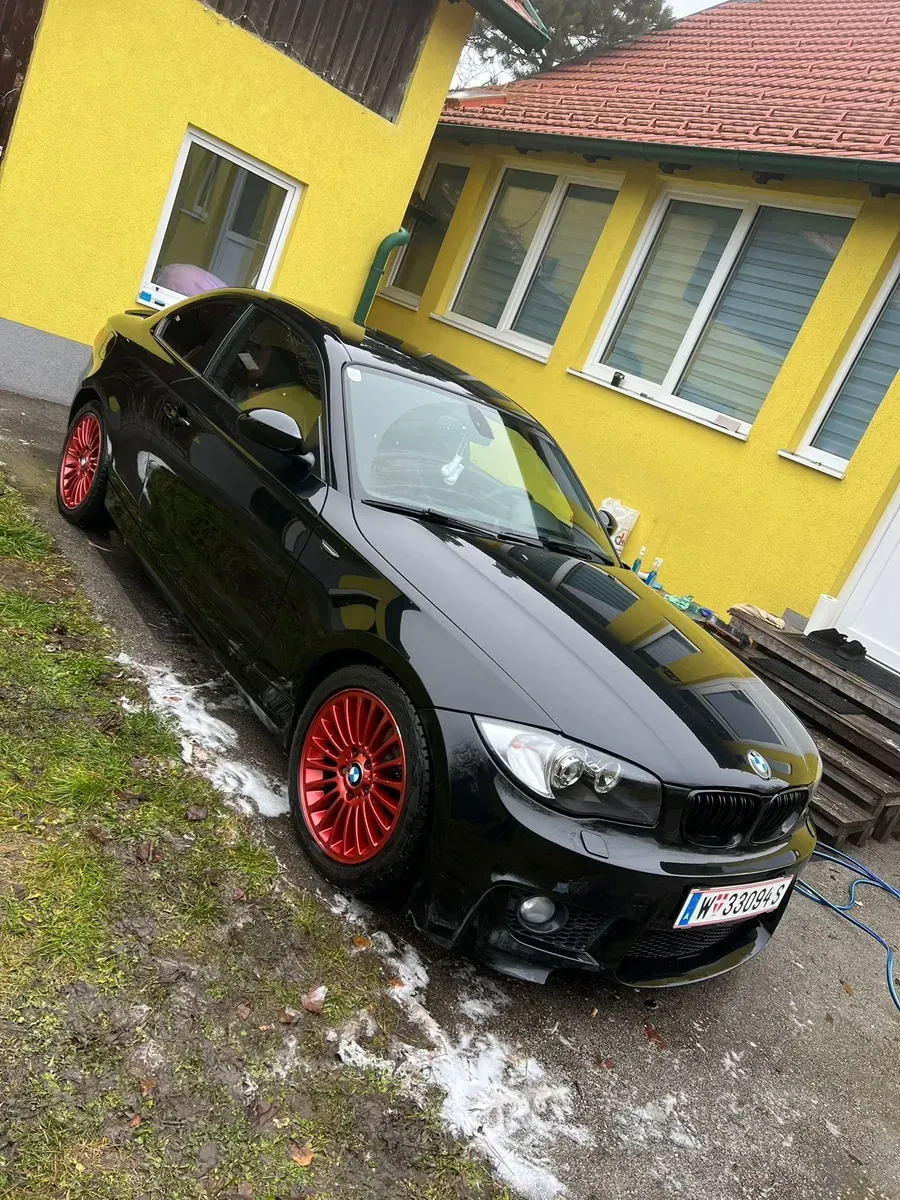 BMW 1 Series 2008 photo 2