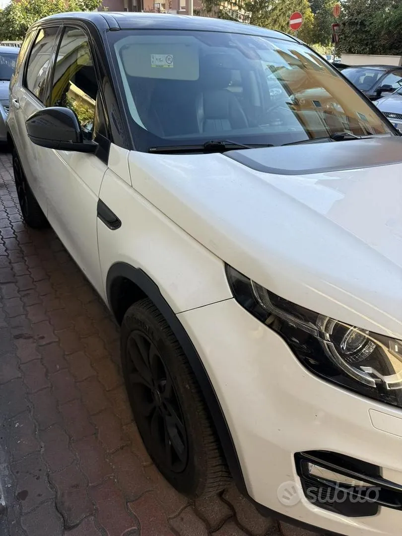 Land Rover Discovery Sport 2018 photo 2