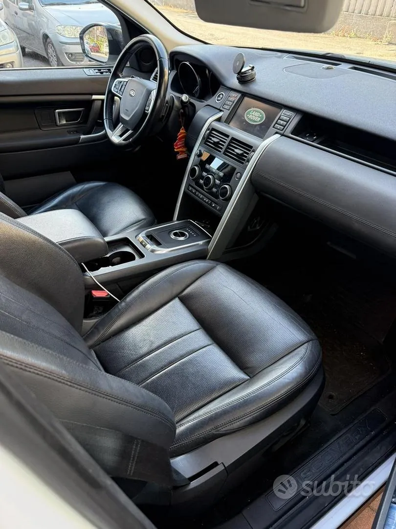 Land Rover Discovery Sport 2018 photo 5