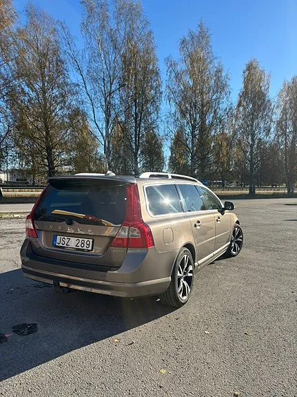 Volvo V70 2009 photo 2