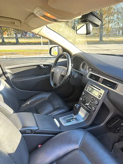 Volvo V70 2009 photo 3