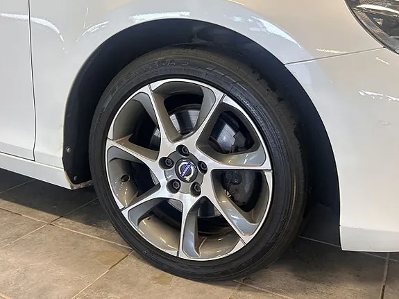 Volvo V40 2016 photo 3