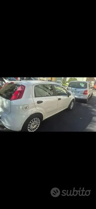 Fiat Grande Punto 2011 photo 4