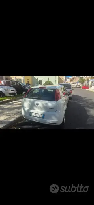 Fiat Grande Punto 2011 photo 3
