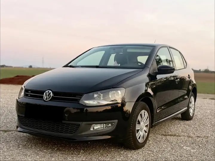 Volkswagen Polo 2012 photo 2