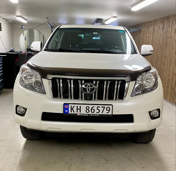 Toyota Land Cruiser 2012 photo 2