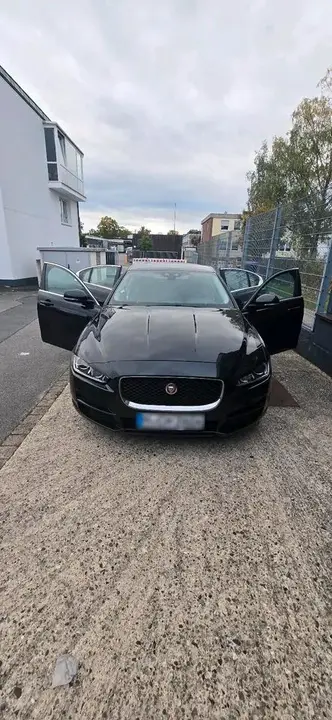 Jaguar Xe