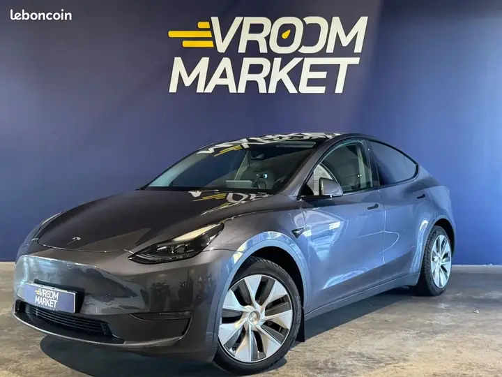 Tesla Model Y 2023 photo 2