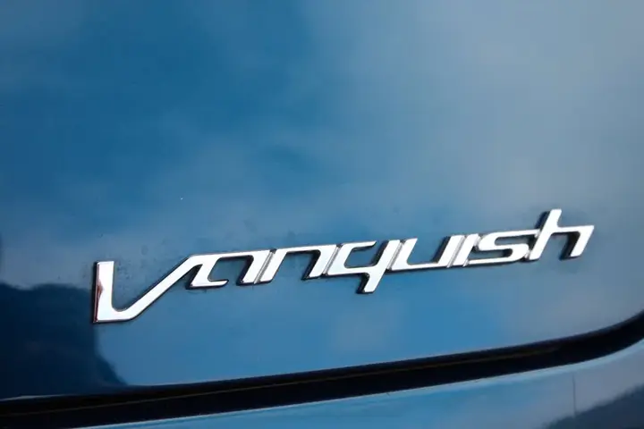 Aston Martin Vanquish 2014 photo 4