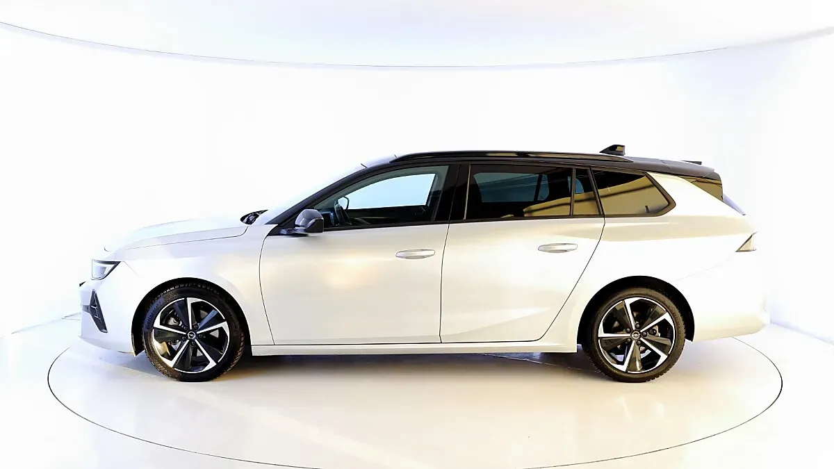 Opel Astra 2024 photo 2