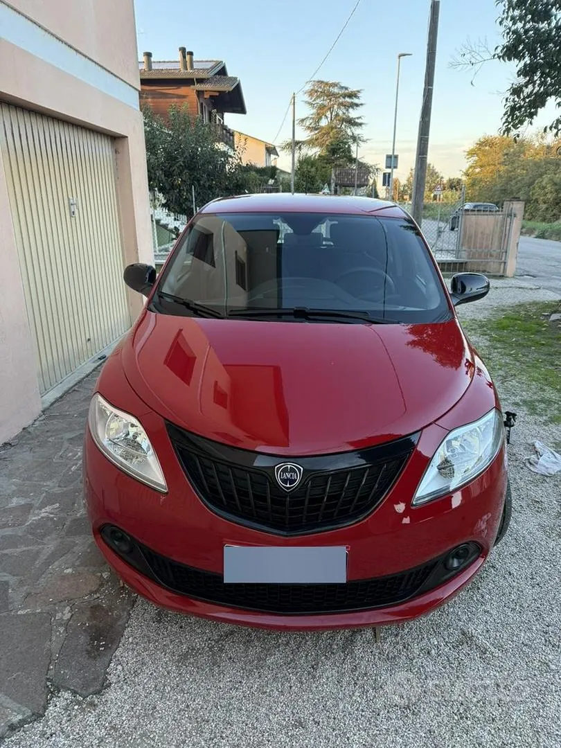 Lancia Ypsilon
