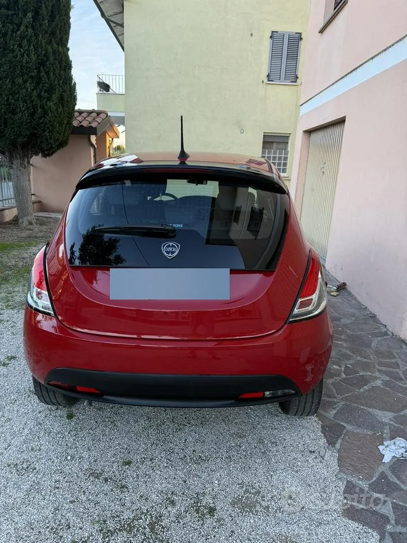 Lancia Ypsilon 2024 photo 2