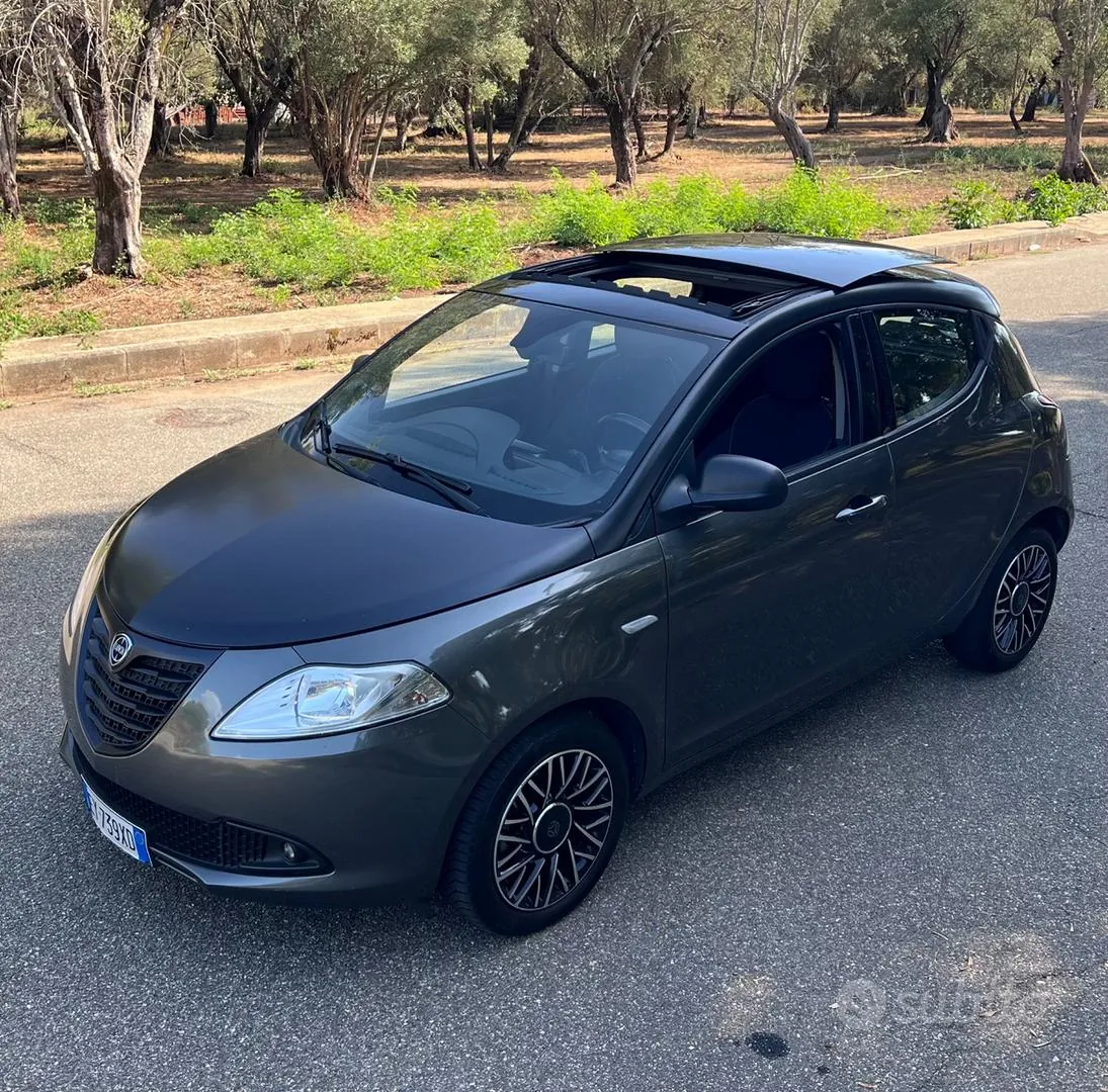 Lancia Ypsilon