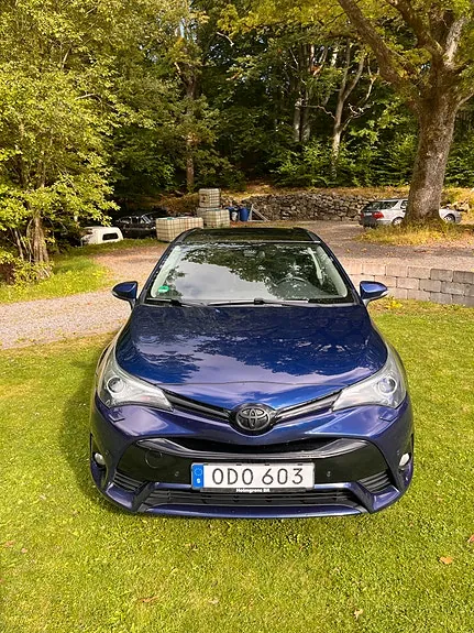 Toyota Avensis 2016 photo 2