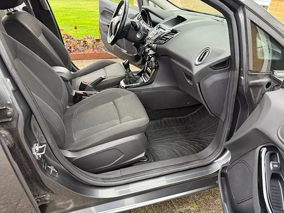 Ford Fiesta 2016 photo 5