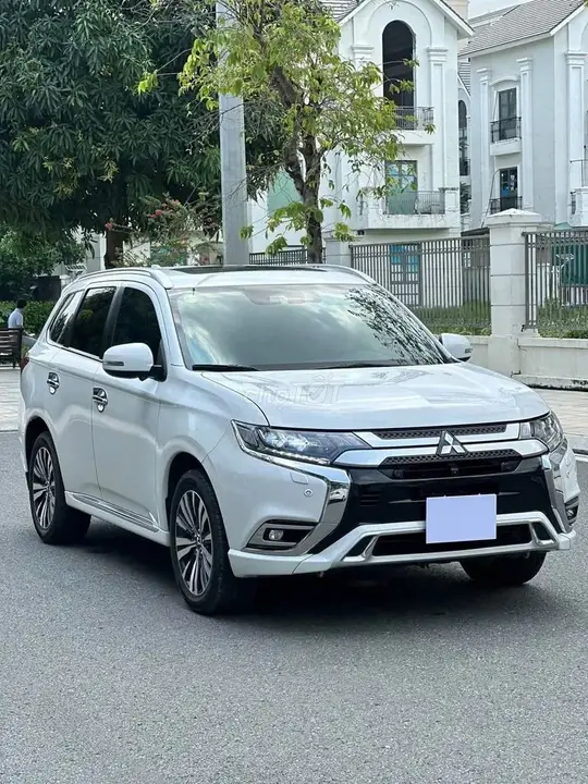 Mitsubishi Outlander 2023 photo 3