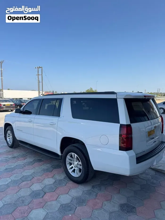 Chevrolet Suburban 2018 photo 3