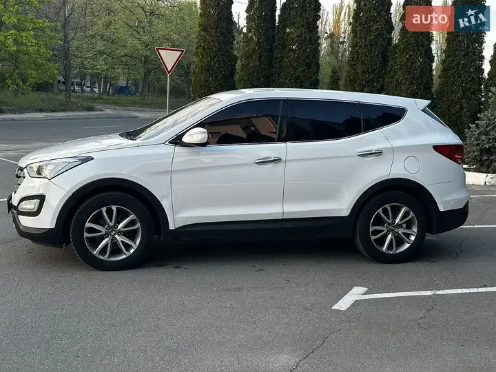 Hyundai Santa Fe 2013 photo 3