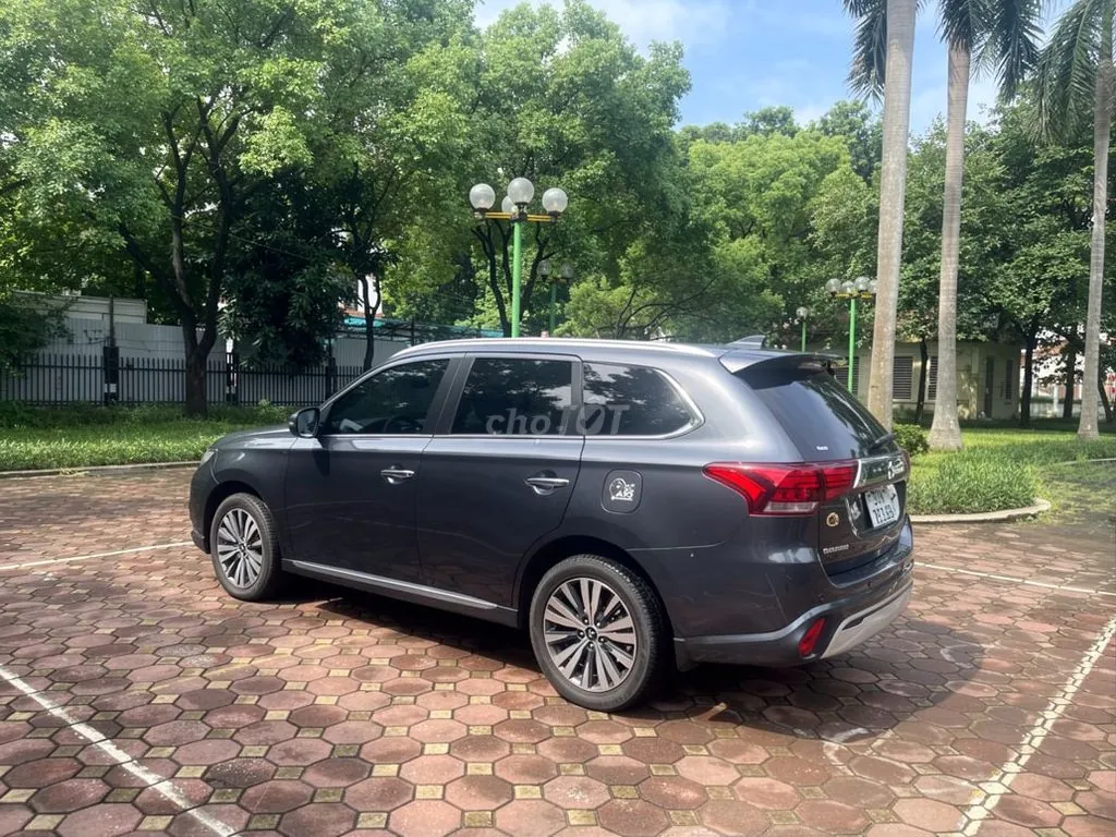 Mitsubishi Outlander 2023 photo 3