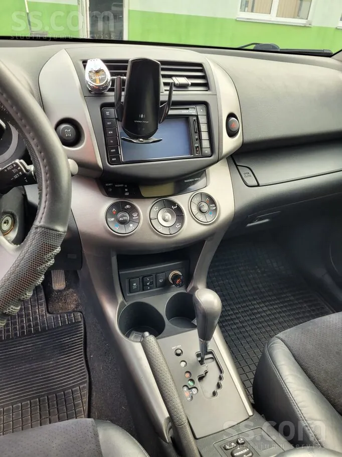 Toyota Rav4 2010 photo 5